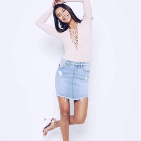 LAST‼️Distressed Jean Skirt - Picture 4 of 8